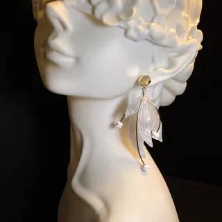 Lily Magnolia Earrings