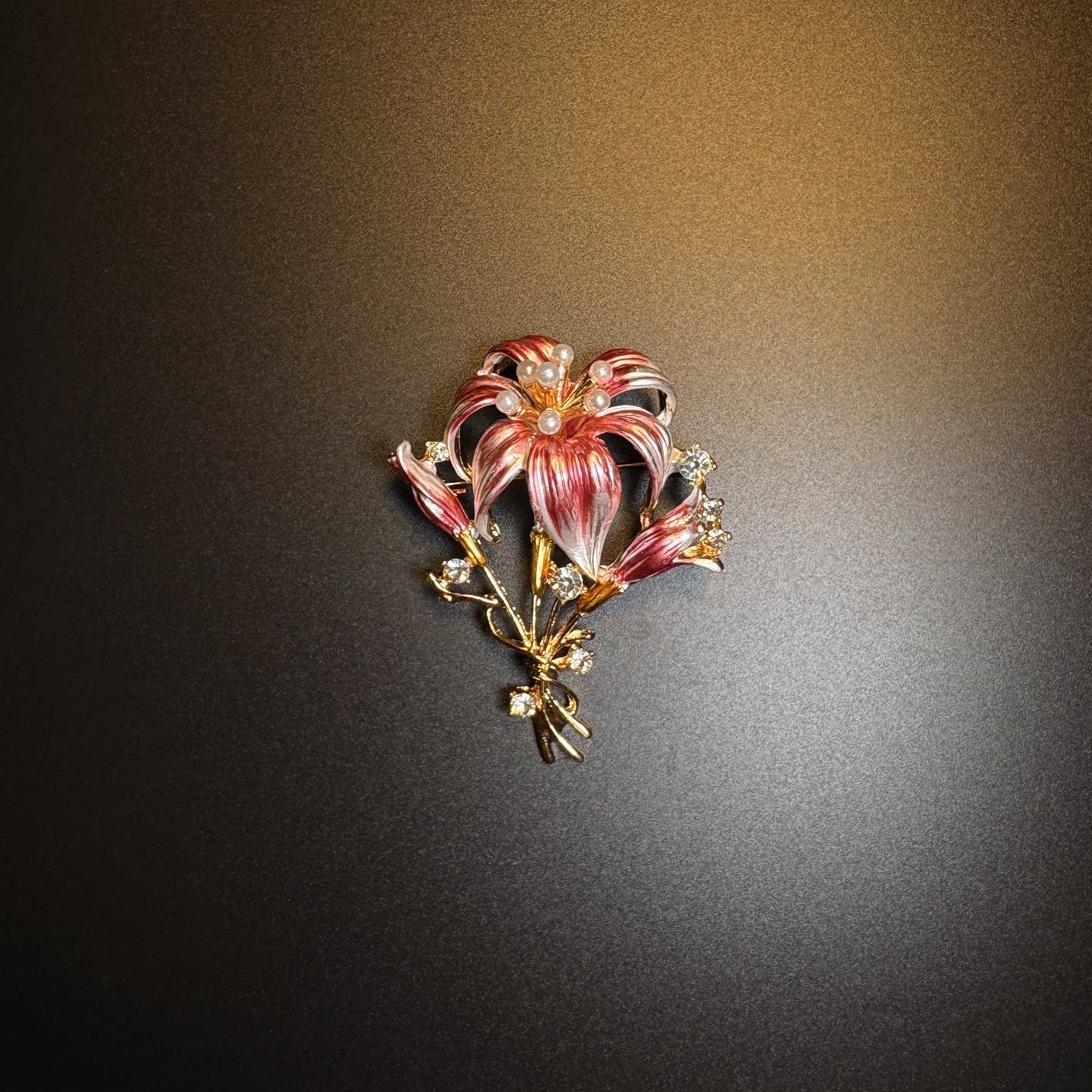 Blush Lily Pearl Brooch