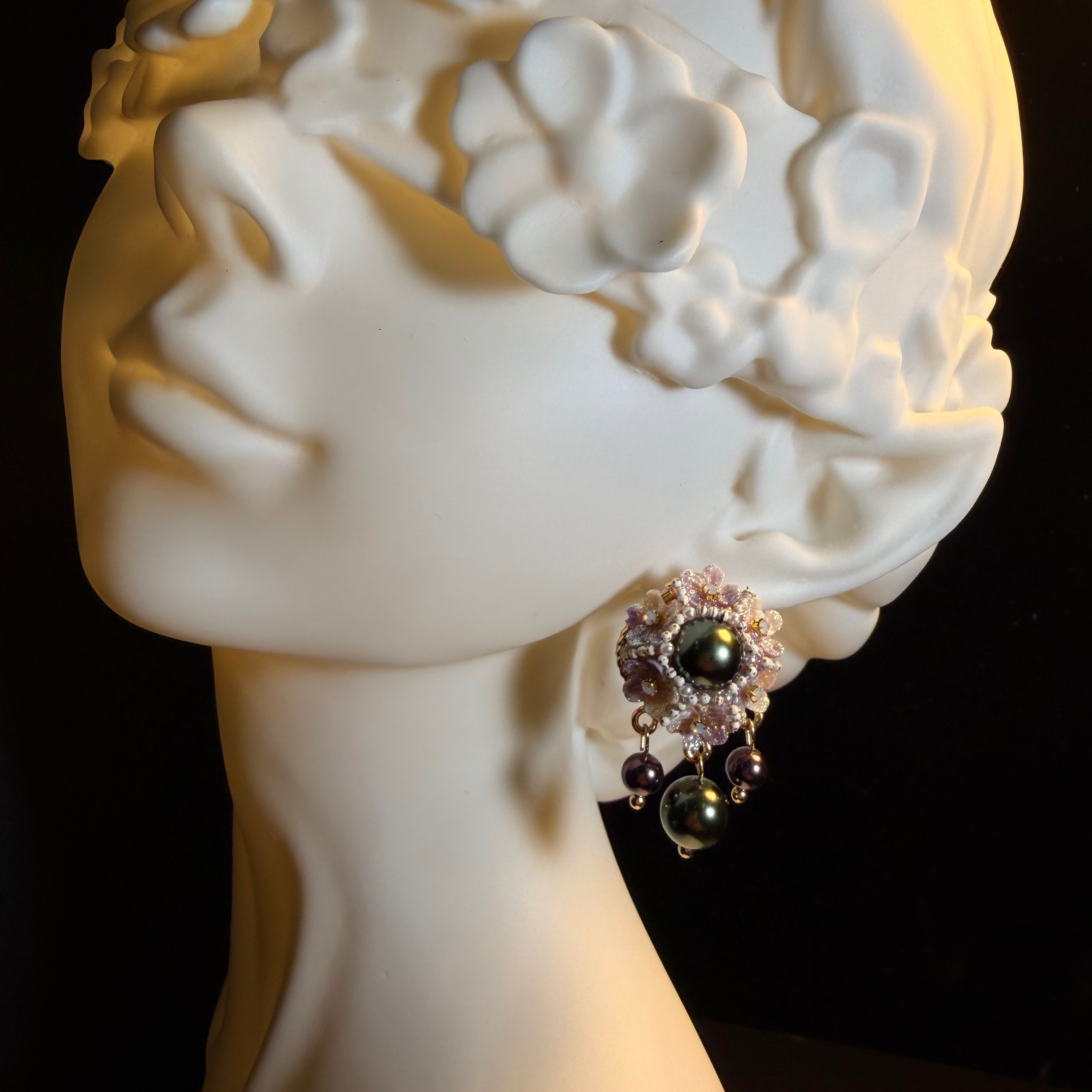 Noir Petal Earrings