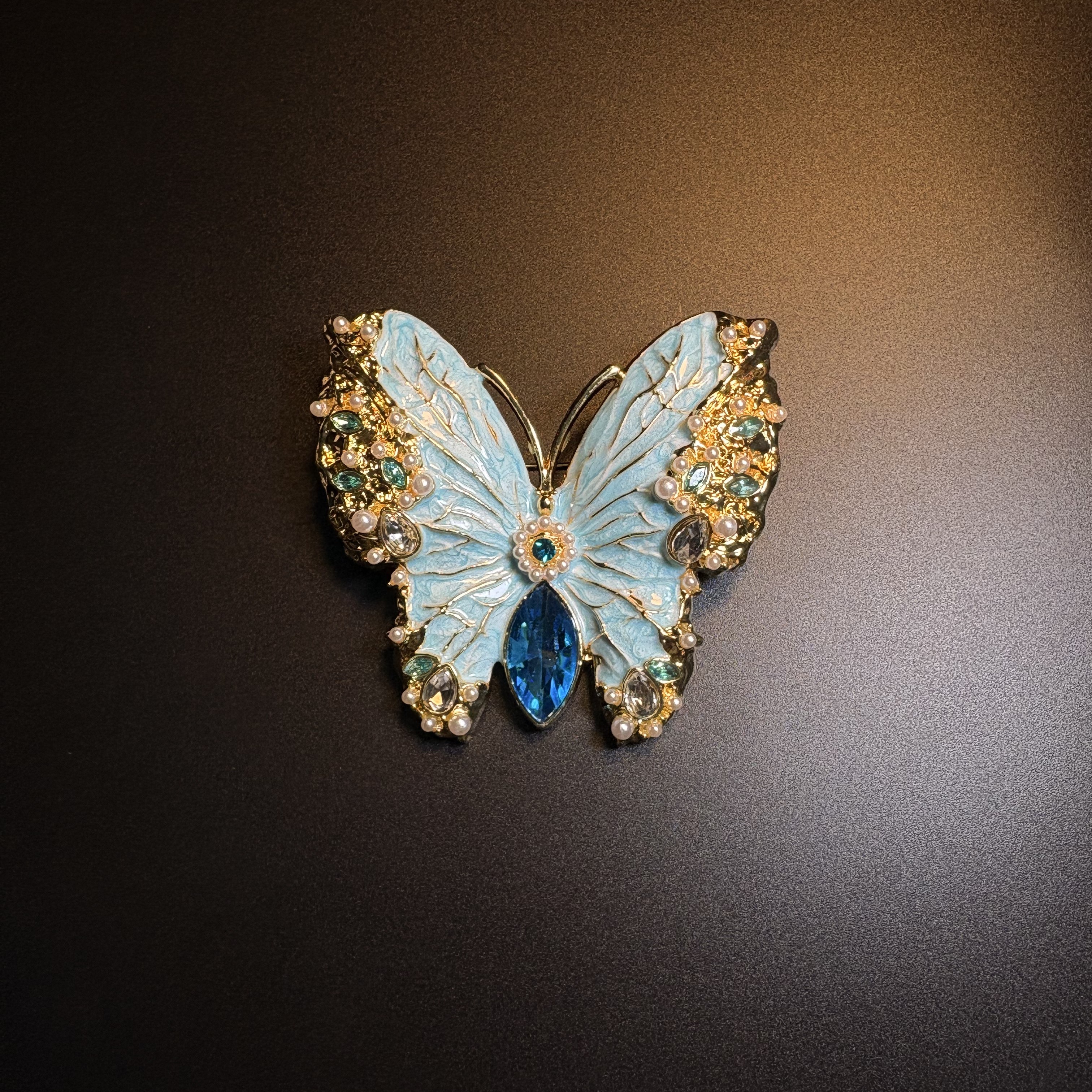 Aquaflutter Brooch