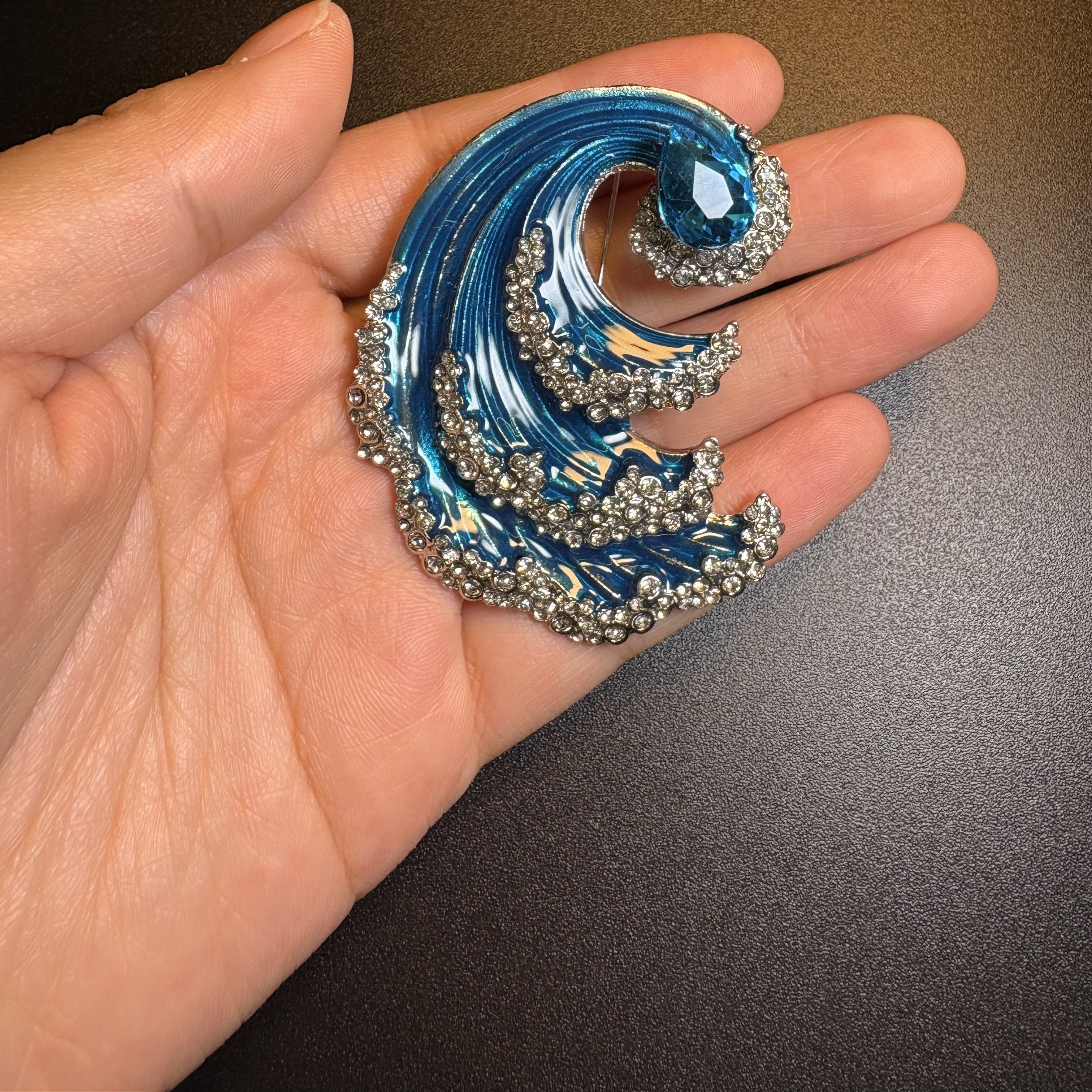 Wave Gem Brooch