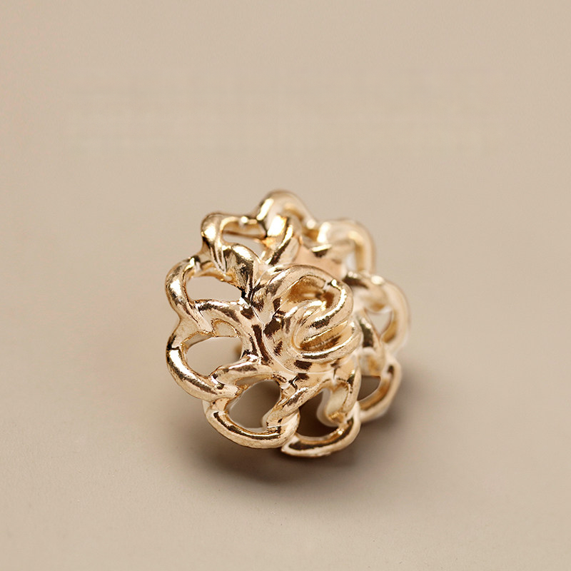 Openwork Blossom Button