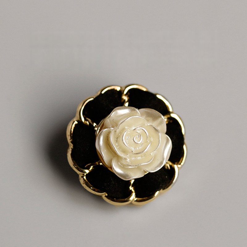 Snow Camellia Button